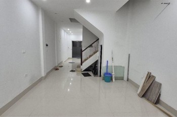 Nhà mặt đường Liên Mạc, 40m2, 5 tầng, ô tô tránh, giá 6,5 tỷ