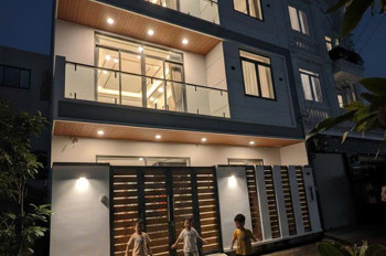Nhà Mới Siêu To Ngang 8.50 - 4 Tầng - Siêu Rẻ - 7 tỷ 6