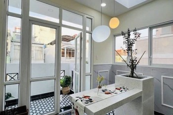 PHÚ NHUẬN HỒ VĂN HUÊ - HẺM HƠI VÔ NHÀ - 5 TẦNG - DÒNG TIỀN 30TR/TH