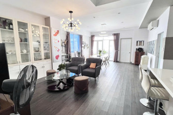 Bán căn hộ chung cư Phú Mỹ Thuận, 187m2, đầy đủ nội thất hiện đại, view sông, giá 4 tỷ