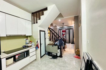 Bán Nhà Ngõ Thịnh Hào2. 25m2. 5 tầng. mặt tiền 3.2m. giá 8.35 Tỷ Đống Đa Hà Nội