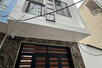 Bán nhanh tòa nhà Quan Hoa gần phố 10 phòng khép kín hơn 11 tỷ