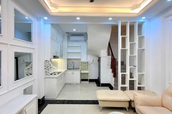 Bán nhà Thụy Phương 40m2, 5 tầng mới đẹp, ô tô đỗ cửa, giá chỉ 6.5 tỷ