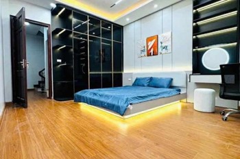 Bán nhà Đông Ngạc 42m2, 5 tầng đẹp, ngõ rộng ô tô tránh, giá 6.8 tỷ