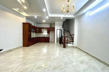 Nhà mới Tân Xuân 38m2, 5 tầng đẹp, ngõ thông thoáng, ở sướng, giá chỉ 6  tỷ