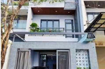 BÁN NHÀ PHỐ NGUYỄN ĐÌNH THI – TÂY HỒ. DT 68M2.VÀI BƯỚC CHÂN RA HỒ.GÍA TỐT HƠN MẶT HỒ 5 LẦN