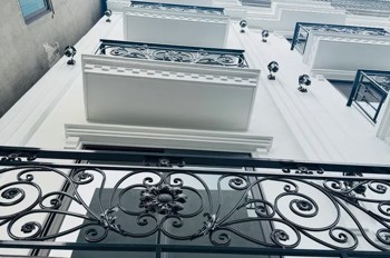 NHÀ MỚI NỘI THẤT ĐẸP Nguyễn Văn Linh 30 m2 X 5 Tầng X 5.8 tỷ Long Biên Hà Nội