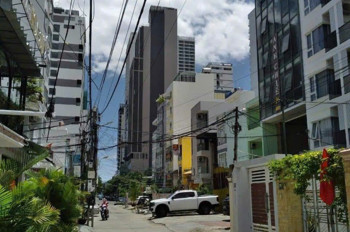 Cho thuê nhà Nguyên căn mặt tiền Trần Quang Khải
Dt : 83m2 ngang 3,5m Giá cho thuê: 20 triệu/