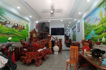 Bán SIÊU PHẦM 4 Tầng,có Thang Máy Đức,đường 14m,gần ĐHQG TPHCM
