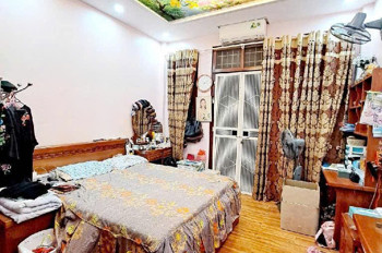 Bán gấp nhà Đội Cấn ngõ thông gần phố kinh doanh 39m² giá 10.5 tỷ