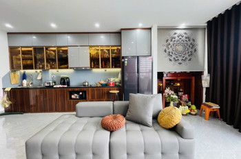 Duy nhất 1 nhà Lạc Long Quân gần ô tô, full nội thất 72m² giá 11.5 tỷ