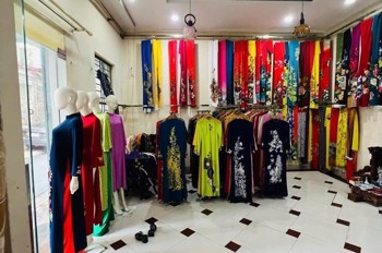 Bán nhà 7 tầng thang máy Trần Thái Tông, 60m2, ô tô tránh, thu 1 tỷ/năm
