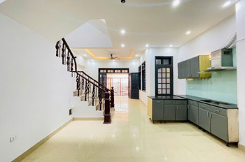 BÁN NHÀ THẠCH BÀN Long Biên – SIÊU HIẾM – 48m – 5 ngủ – Nhà mới kính koong – Giá hơn 7 tỷ - ô tô