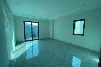 Bán nhà 4 tầng Đại Cát- Liên Mạc- Thượng Cát lô góc Ô TÔ đỗ cổng
