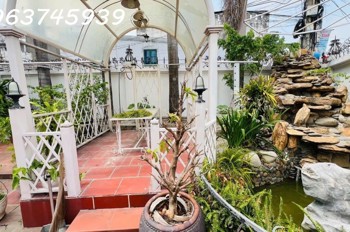 Biệt thự cổ điển 4PN, 3 tầng, 245m2, ngang 12m, có chỗ đậu ô tô, Dĩ An, 8.5 Tỷ