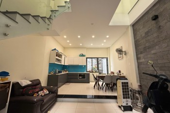 Bán nhà đuóng số 27 Hiệp Bình Chánh, Thủ Đức, 85m2, 3 tầng, 3PN, SH, Giá 12.3 tỷ
