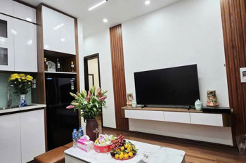 NHÀ ĐẸP - FULL NỘI THẤT - 2 NGỦ, 2 VS - THẤP TẦNG - Ô TÔ ĐỖ CHÂN TOÀ NHÀ- Tập thể phố Chùa Láng 55