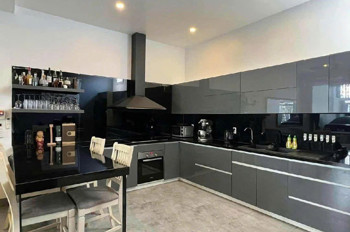 BÁN NHÀ NGUYỄN VĂN CỪ, OTO ĐỖ CỬA,THANG MÁY,ĐẸP LONG LANH,42M NHỈNH 13 TỶ(TL)