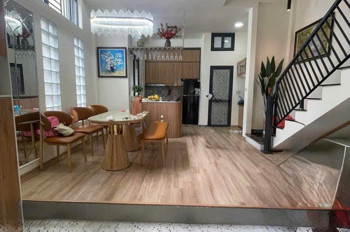 Bán nhà Phố Trạm 40m 5 tầng lô góc 2 mặt ngõ ô tô thông hơn 10 tỷ