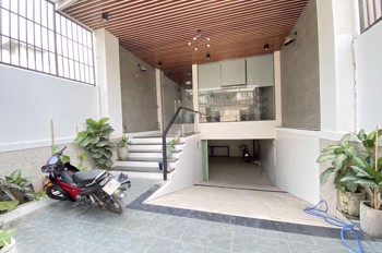 BÁN NHÀ HẦM + 5 LẦU HẺM XE TẢI GẦN QUỐC LỘ 13 - NGAY NÚT GIAO CẦU VƯỢT BÌNH PHƯỚC