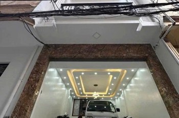 Ngõ thông, ôtô vào nhà, 20m nhà ra phố Nguyễn Đình Hoàn, DT45m, 6 tầng thang máy