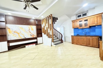 BÁN NHÀ GIA QUẤT LONG BIÊN, OTO, DÂN XÂY,MT RỘNG, 56M NHỈNH 5 TỶ(TL)