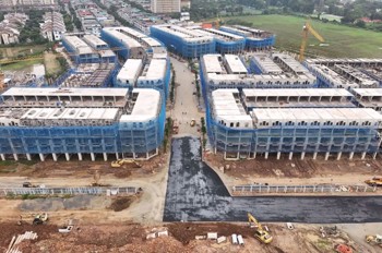 Bán nhà mặt phố đường nối Hoàng Quốc Việt kéo dài kinh doanh hay ở đều thích hợp LH: 093.198.2626