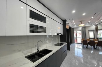 NHÀ MỚI FULL NỘI THẤT Ô TÔ ĐỖ CỔNG Hoàng Như Tiếp 47 M2 6 tầng 12.9 tỷ Long Biên Hà Nội