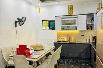 BÁN NHÀ NGỌC THUỴ LONG BIÊN,OTO, DÂN XÂY, NGÕ THOÁNG, 40M NHỈNH 6 TỶ(TL)