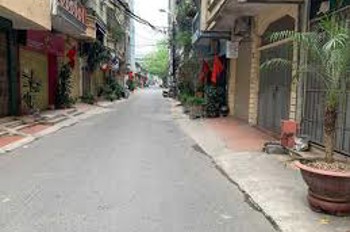 Bán nhà liền kề mặt ngõ đường Cầu Giấy 105m², mặt tiền 6,6m giá 31,8 tỷ