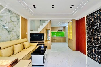 Nhà gần Đại học Văn Hiến, Ni Sư Huỳnh Liên, 44m², 5 tầng – Giá chỉ 5,5  tỷ