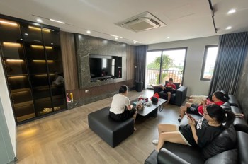 NHÀ ĐẸP DÂN XÂY ĐỘC LẬP Ô TÔ ĐỖ CỬA- VÀO NHÀ Phố Nguyễn Lam 42 m2  8 tầng 14.5 tỷ Long Biên