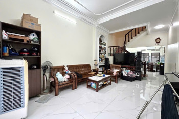 Bán gấpNhà xinh hẻm Hà Huy Giáp, Q.12: DTSD 150m2, 2 tầng, SHR, giá chỉ 5 tỷ - Cơ hội an cư lạc