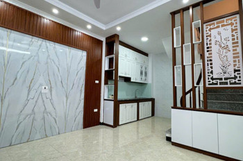 Bán nhà Nguyễn Văn Linh 30m 5 tầng lô góc ô tô hơn 7 tỷ