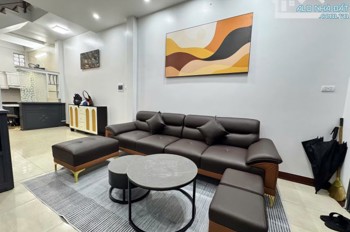 Bán nhà riêng phố GIA THUỴ, P Bồ Đề- LB