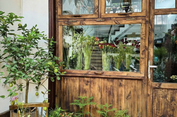 CHÍNH CHỦ CẦN SANG NHƯỢNG TIỆM HOA – CÓ THỂ KẾT HỢP LÀM QUÁN CAFE TRUNG TÂM BA ĐÌNH, HÀ NỘI