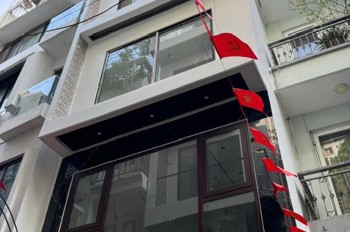 PHÚC LỢI 6 TẦNG THANG MÁY GARA 7 CHỖ, Ô TÔ TRÁNH CÁCH 20m, TRUNG TÂM PHƯỜNG. 10 TỶ HƠN