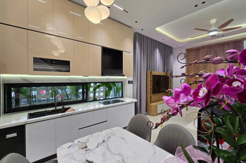 BÁN NHÀ ĐẸP PHỐ TRẠM LONG BIÊN,THANG MÁY,OTO ĐỖ CỬA,FULL NỘI THẤT, 42M NHỈNH 11 TỶ