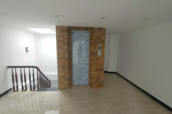 Nhà đẹp Hoàng Quốc Việt, gần ôtô, hồ điều hòa, DT30m2, MT4m, 6 tầng thang máy ( 9.5 tỷ)