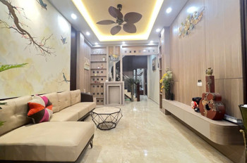 BÁN NHÀ PHỐ HỒNG TIẾN  BỒ ĐỀ - DÂN XÂY 42M2- 4 TẦNG, CHỈ HƠN 8 TỶ