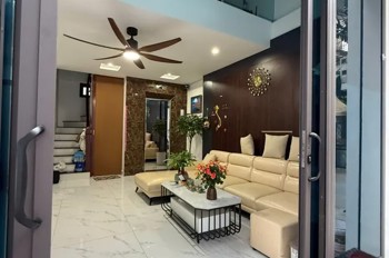 BÁN NHÀ RIÊNG Thượng Thanh 6 TẦNG THANG MÁY 39 M2, 8.9 Tỷ Long Biên Hà Nội