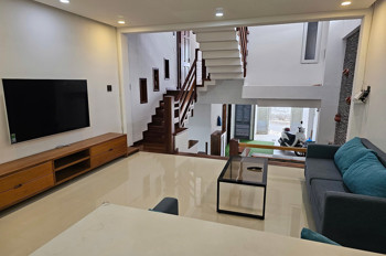 Bán nhà 3 tầng Phó Đức Chính, Vĩnh Hòa – gần biển 300m, có hồ cá Koi, giá 10 tỷ