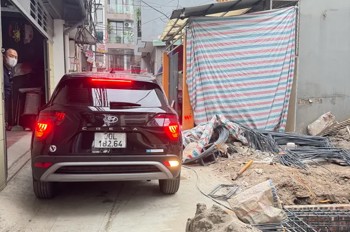 BÁN NHÀ MỚI FULL NỘI THẤT Ô TÔ ĐỖ CỬA Phố Trạm 50m2 X 6 Tầng12.8 Tỷ Long Biên Hà Nội