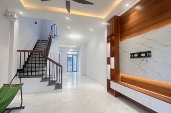 Bán nhà  đường Số 11, Trường Thọ, Thủ Đức. DT 68 m2, 3 tầng, 3PN, SH, 7.39  tỷ