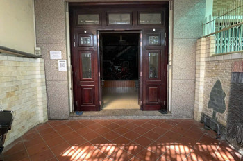 Cho thuê nhà 3 tầng nguyên căn mặt đường Lê Hồng Phong, Phước Long cũ, sát đường Cao Xuân Huy thông