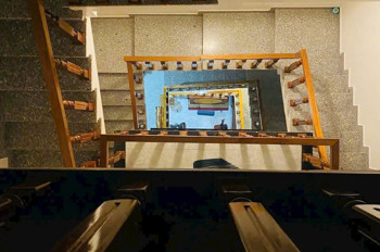 Hạ 1 tỷ bán nhà gần biển. Chỉ 8,5tỷ
Đường Trường sơn
Nhà 1 trệt. 1 lửng. 3 tầng lầu ( có thể lên