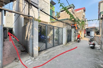 Bán nhà C4 ngõ 405 Ngọc Thuỵ 57m gần oto chỉ nhỉnh 4 tỷ. LH 0936123469