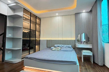 BÁN NHÀ HỒNG TIẾN LONG BIÊN,OTO ĐỖ CỬA,2 THOÁNG,FULL NỘI THẤT,56M NHỈNH 11 TỶ(TL)