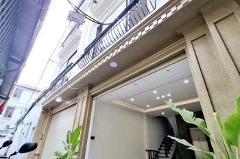 BÁN NHÀ MỚI -ĐẸP -FULL NỘI THẤT-Ô TÔ ĐÔ CỬA  Phố Trạm 37m2 X 6 Tầng mặt tiền 4.5m,11.5 Tỷ Long