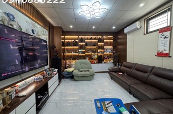 Bán nhà 2 tầng mặt đường Hoàng Ngọc Phách - Quán Nam vị trí cực đẹp